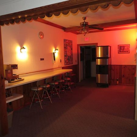 Travelers Inn Motel Eagle River Exteriör bild