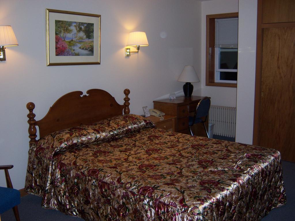 Travelers Inn Motel Eagle River Rum bild