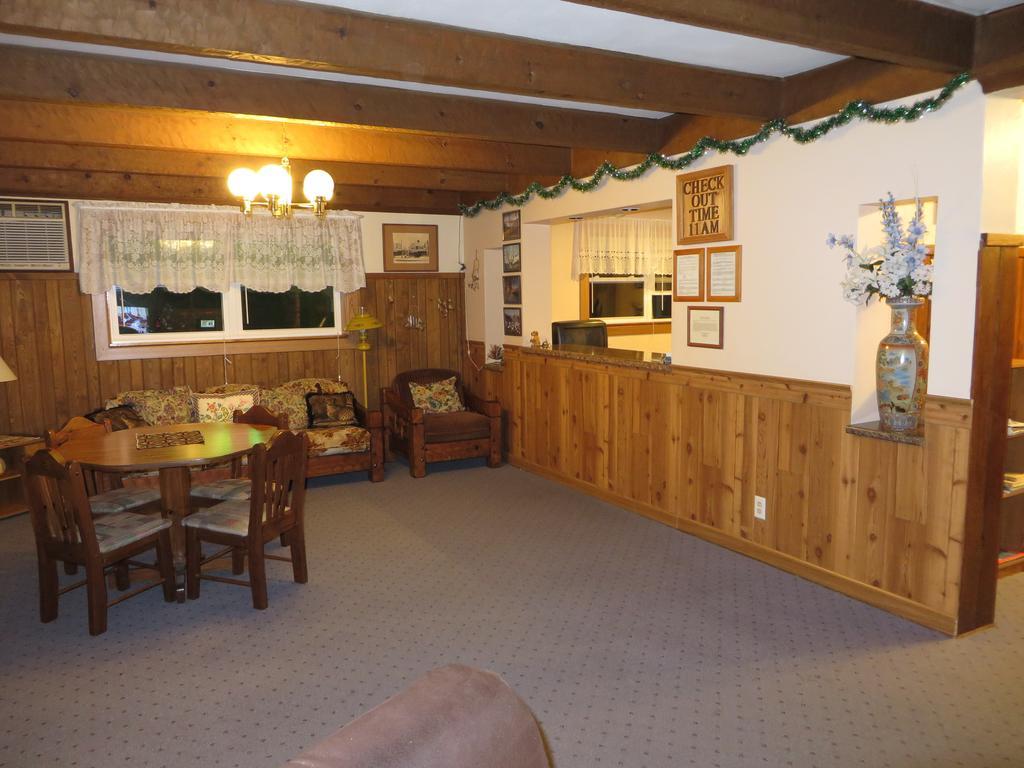 Travelers Inn Motel Eagle River Exteriör bild