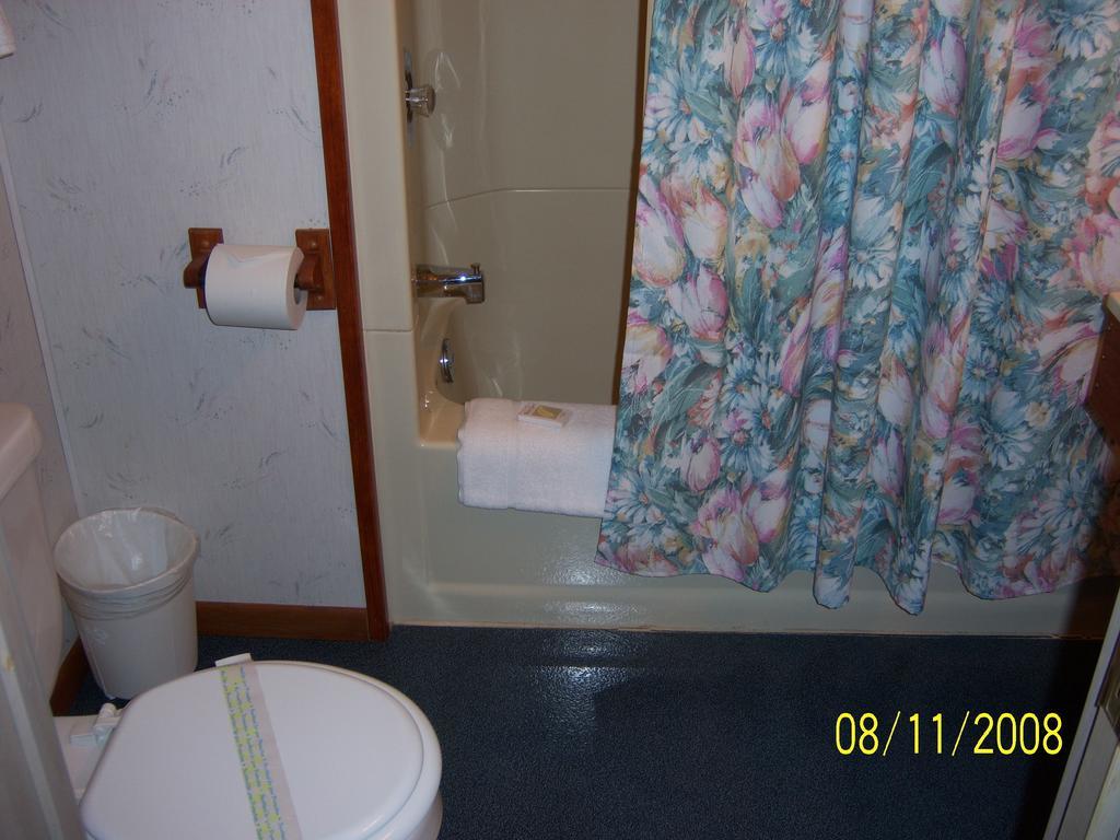 Travelers Inn Motel Eagle River Rum bild